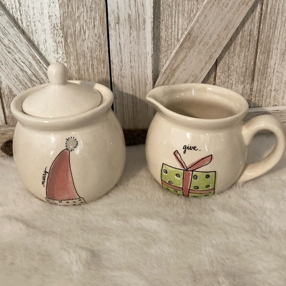Rae Dunn 2018 Christmas Merry & Give Cream and Sugar Set - Picture 1 of 8